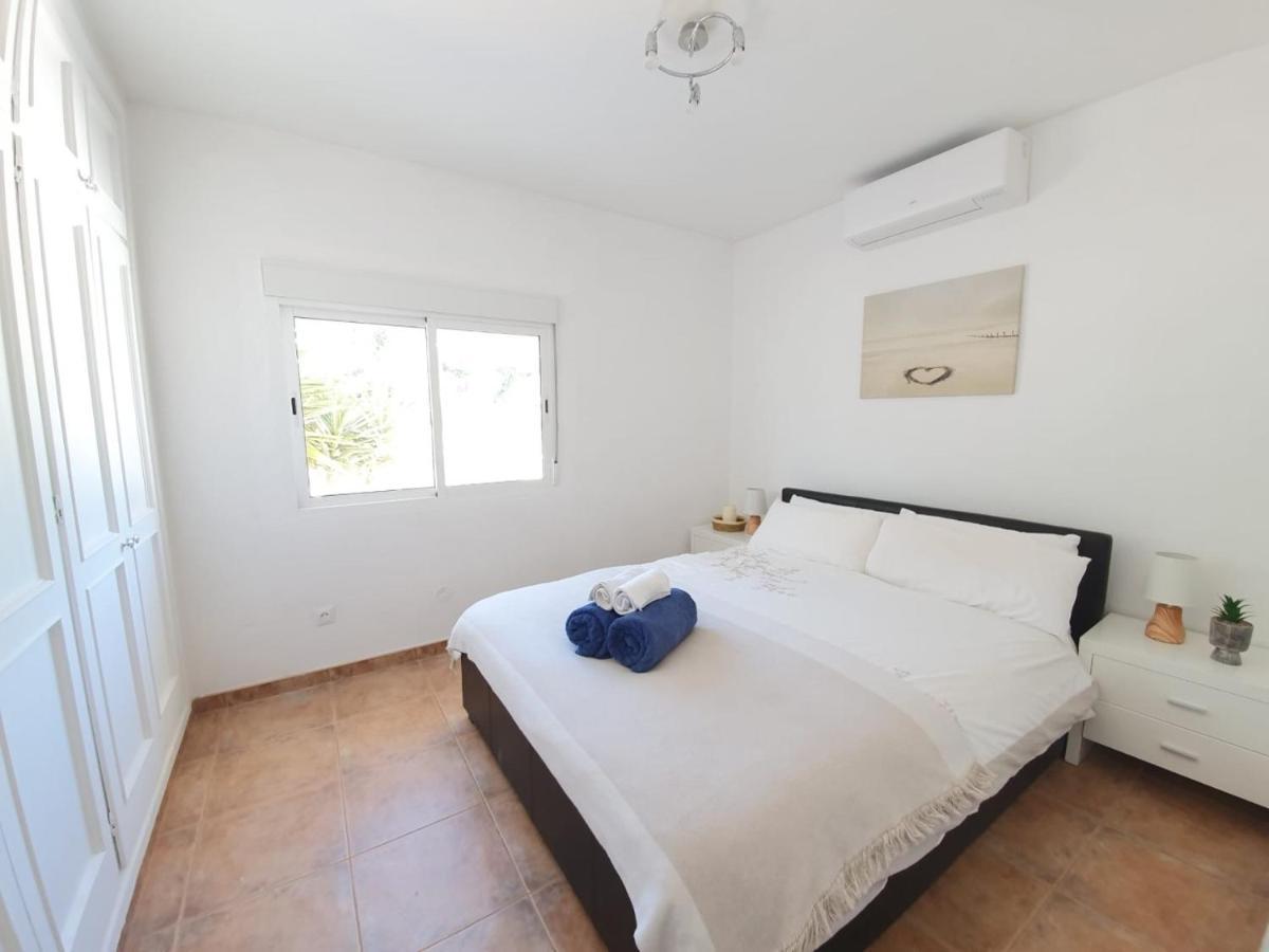 Beautiful 5 Bedroom Villa With Private Pool With Stunning Sea Views, Walking Distances To Shops Restaurants Beach Manilva Exterior foto
