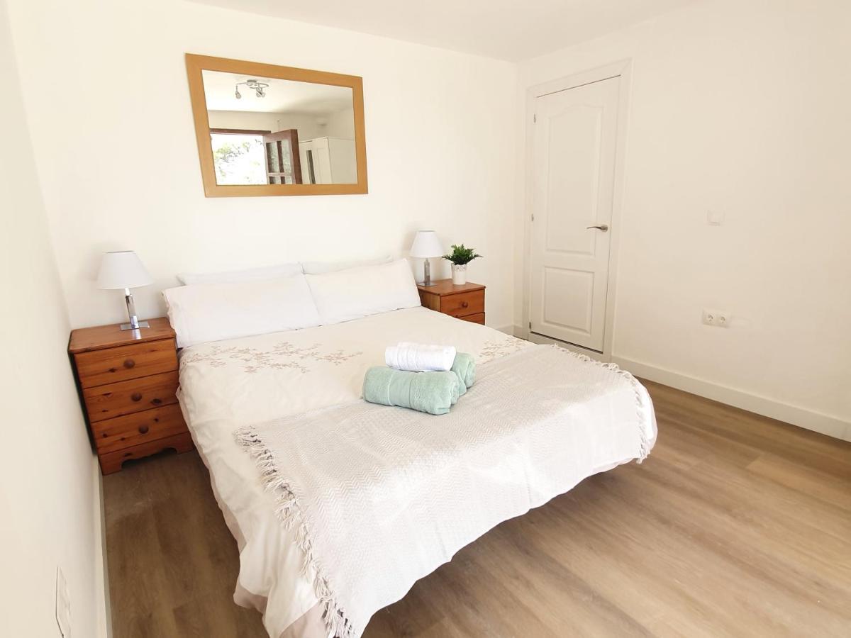 Beautiful 5 Bedroom Villa With Private Pool With Stunning Sea Views, Walking Distances To Shops Restaurants Beach Manilva Exterior foto